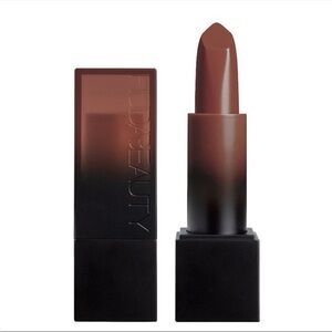 Huda Beauty Cream Lipstick - Amore